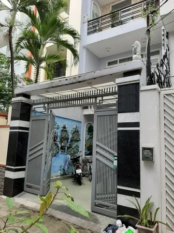 Nhà xinh rẻ 4.2 x 25.2m 1 trệt 3 lầu Nguyễn Thị Minh Khai Quận 1 TP.HCM