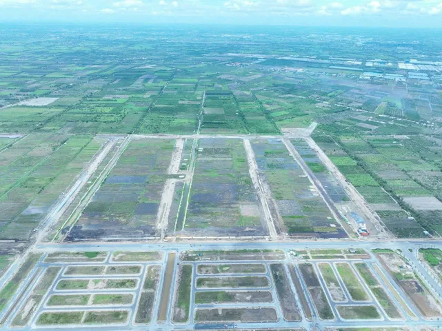 Bán đất xây đựng xưởng 9.800m2 KCN Thủ Thừa, Long An
