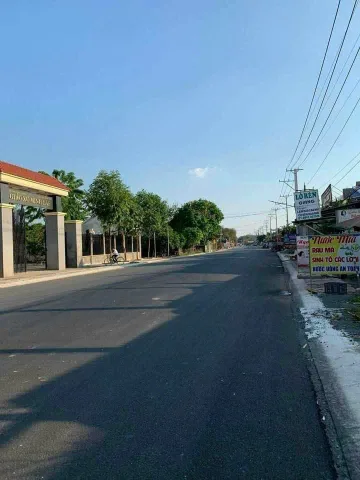 🔥Vợ chồng tôi bán lô đất mặt tiền ngay Chợ Minh Lập - Bình Phước  (giá tốt)
