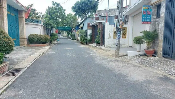 bán Căn nhà Ngay Tỉnh Lộ 2 Củ Chi Sổ Hồng riêng Sẵn 189m2 giá 1tỷ150tr không phát sinh