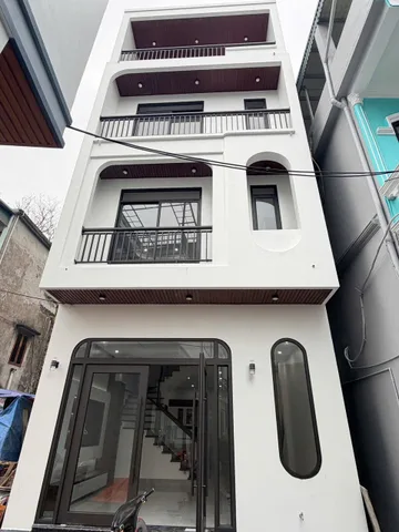 BÁN NHÀ 4 TẦNG KHU NGÕ 3 CAO THẮNG,HẠ LONG
