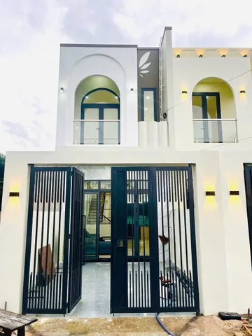 NHÀ LẦU NGAY CHỢ TÂN TÂN BÌNH - CÁCH KDL BỬU LONG CHỈ 7P ĐI XE