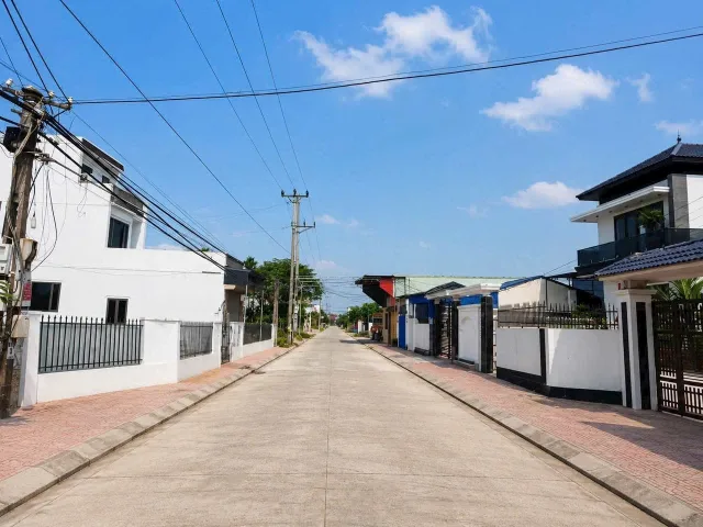 Bán lô đất ở khu phân lô Cống Giá PHẢ LỄ - LẬP LỄ, Thuỷ Nguyên.l/h:076.231.9990 e Thuý

- Diện tích 120m2
- Mặt tiền rộng 5,5m. Nở hậu 6,2m - siêu đẹp.
- Ở, xây nhà hàng, nhà trọ, nhà xưởng…đều rất đẹp ạ.
- Đường to rộng 8m xe cont chạy mái thoải.
-