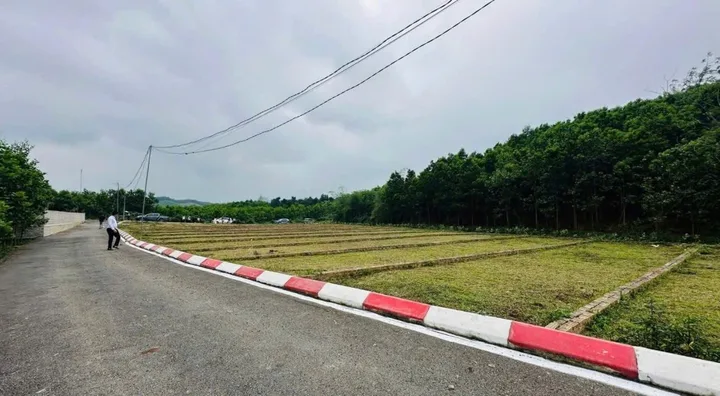 230 triệu sở hữu đất gần khu công nghiệp.
Tại Lạc Thuỷ, Hoà Bình