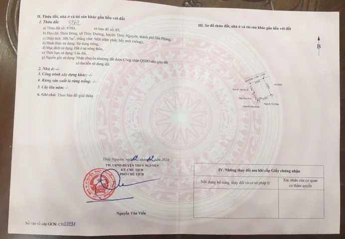 chào bán lô đất tại Thôn Đông - Thuỷ Đường 
 Phường Thuỷ Nguyên.l/h:076.231.9990 e Thuý
👉🏻Dt 100m ngang 8,9m chia được 2lô
👉🏻Ngõ oto 7chỗ, cách đường Máng nước tầm hơn 200m, nằm ngay sát khu bể bơi
👉🏻Mua ở hay xây nhà kinh doanh đều đẹp
Giá 3tỷ💰