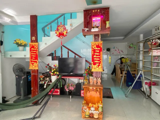 HẺM XE HƠI KẾ MẶT TIỀN - GẦN MÃ LÒ, TÂN KỲ TÂN QUÝ - 2 TẦNG KIÊN CỐ - NGANG 5M.
