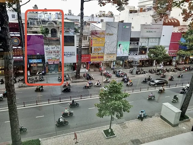 Mặt Tiền 3 Tháng 2, Quận 10 - 8,4 x 27m (Đối diện Vincom)