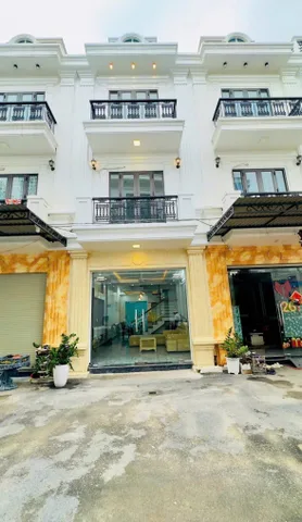 Bán nhà 3 tầng sân thượng ngay trường THCS lê thị trung phường Tân Uyên HCM