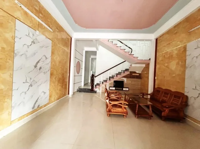 Nhà 2 tầng siêu hời, siêu đẹp. Xây dựng kiên cố Ngay Phong Nam Hòa Châu. Gần sát quốc lộ 1 A.