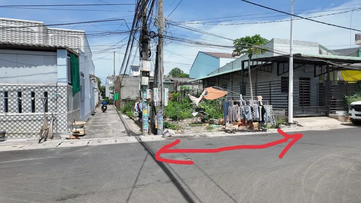 Lô góc siêu đẹp sát biển tại tái định cư Phước Hải
Tổng diện tích 7.5x20=150m2 , pháp lý sổ hồng riêng.