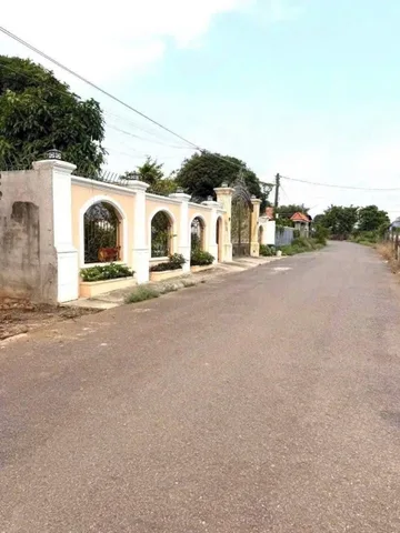 Nhánh đường 87, đường bê tông Hòa Long, Bà Rịa
Tổng diện tích: 95m2 - Full thổ cư 
- Căn gốc 2 mặt tiền đường bê tông 4m . xe hơi ra vào thông thoáng