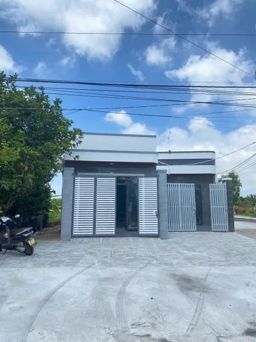 Vô Địch Trong Tầm Giá ,  Bán căn nhà cấp bốn mới xây đẹp rẻ mặt tiền đường nhựa rộng ô tô  xã Long Phước, Bà Rịa
❤️ Giá bán: 1 tỷ 950 triệu - làm việc chủ