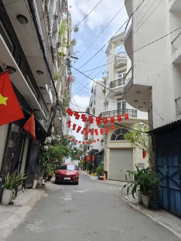 NHÀ ĐẸP PHÚ NHUẬN – SÁT MẶT TIỀN NGUYỄN ĐÌNH CHÍNH – 4 TẦNG – CHỈ 10,5 TỶ