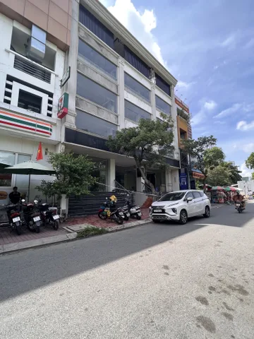 Bán nhà Phố Khu Hưng gia Hưng Phước Phú Mỹ Hưng, Q7 Dt: 6x18,5, 4,5 lầu, 
Dtsd: 400m2, nhà xây kiên cố đẹp, khu kinh doanh sầm uất, tiện ở và kinh doanh hoặc làm vp cty Giá: 39 tỷ