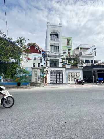 💎  HOÀNG MINH THẢO - SẴN DÒNG TIỀN 25TR/THÁNG 💎

Vị trí: MẶT ĐƯỜNG HOÀNG MINH THẢO - Tuyến phố KD nhộn nhịp ngày đêm
DT: 65.5M2 - MT 4M NỞ HẬU - 2 mặt tiền HMT & Vũ Chí Thắng
Kết cấu: NHÀ 4 TẦNG + THANG MÁY + GARA Ô TÔ - Kiên cố, sang trọng
Công năng