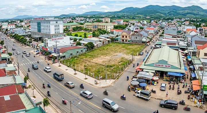 "QUÁI VẬT" THỔ CƯ TÂN VĂN: SỞ HỮU 1900M² ĐẤT KHỦNG MẶT ĐƯỜNG 16M, SẴN KỶ LỤC 890M² ĐẤT Ở