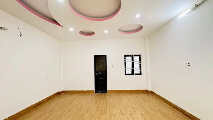 BÁN NHÀ TỈNH LỘ 10 BÌNH TÂN 84M2 5.4 TỶ 3 TẦNG HẺM 7M XE HƠI ĐẬU CỬA