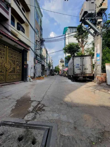 Đường NGUYỄN MINH CHÂU ngay ÂU CƠ gần Bệnh Viện Quận Tân Phú Đại Học VĂN HIẾN