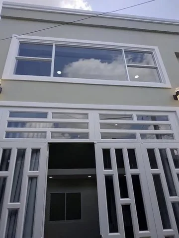 Nhà siêu mẫu cho không gian gia đình nhỏ  người, mặt tiền đường 6m giá rẻ cho ai cần. Liên Hệ nhanh