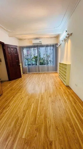 Cho thuê nhà ngõ 318 Đê La Thành, Đống Đa 38M x 5T giá 12 triệu Ở NHÓM