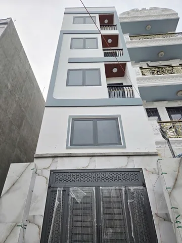 TRỤC LÊ VĂN QUỚI - NGAY NGÃ TƯ 4 XÃ - THIẾT KẾ ĐẸP FULL NỘI THẤT CÓ THANG MÁY