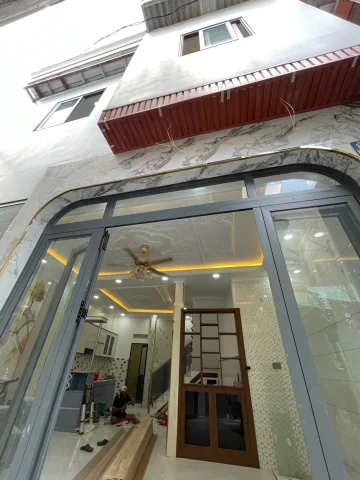 BÁN NHÀ MỚI 3 TẦNG AN DƯƠNG VƯƠNG P13Q6 CŨ HẺM XE HƠI VÀO NHÀ 5,5 x 9,5 CHỈ 4TY98 (B86)