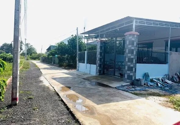 Bể Nợ cần ra nhanh nhà cấp 4 như hình tổng đất 225m2 xây 100m2 thổ