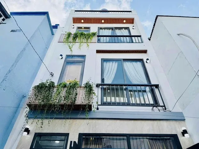 Siêu hot 1 Tỷ 790 , xe hơi đậu cửa nhà đẹp 2PN Phạm Văn Chiêu P9 Gò Vấp , tặng NT như hình , SỔ HỒNG RIÊNG