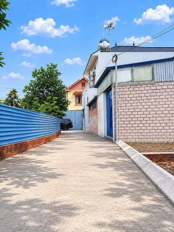 Ban LÔ ĐẤT ĐẸP 71,6M² TẠI THÔN 9 CŨ – PHƯỜNG THIÊN HƯƠNG.L/h:076,231.9990 e Thuý
Diện tích 71,6m², vị trí đẹp, view cánh đồng thoáng mát, không gian sống yên bình, trong lành.
Khu vực dân cư đông đúc, tiện ích đầy đủ:
Gần trường học các cấp
Gần chợ dâ
