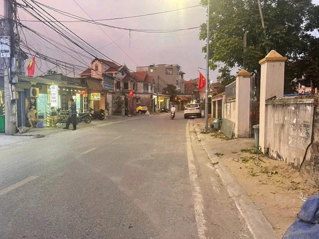 Bán 80 m Đường trục chính Dương Quan ngay gần chợ kinh doanh tốt. L/h;076.231.9990 e Thuý. Bao xung quanh là các dự án lớn , tiềm năng để đầu tư