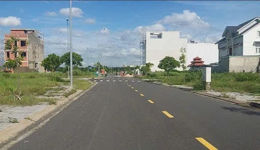 Lô đất 80m2 đường Vườn Lài, An Phú Đông, quận 12 giá 3 tỷ 050 triệu. Sổ hồng riêng từng nền.