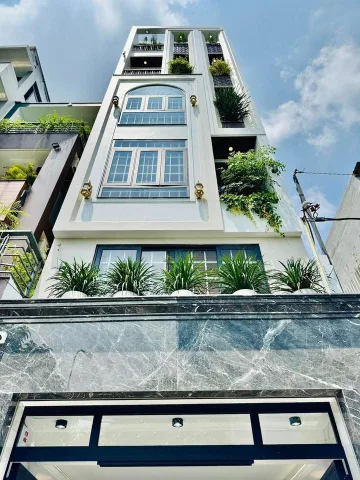 Định cư nên gia đình cần bán nhà tại Lê Lai, 52m2, giá tốt, uy tín. SHR