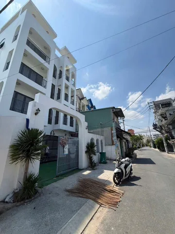 TÒA NHÀ CĂN GÓC 2 MẶT TIỀN TX38 THẠNH XUÂN – CÓ THANG MÁY – DT KHỦNG 295M²