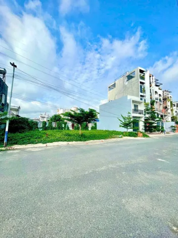 đường nhựa 20m thông thoáng xe hơi tránh nhau – đất đẹp 78m2 view công viên thạnh lộc q12 CHỈ 4.X TỶ