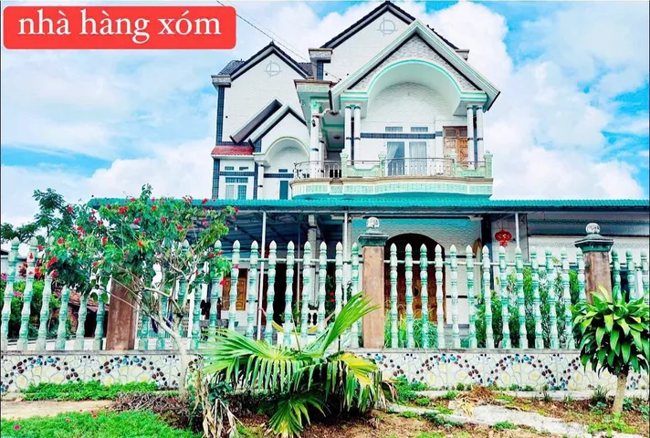 🔥 MỞ BÁN SIÊU PHẨM – GIÁ 1xx✨🔥 
5.45 x 64 tho cu 60

📍 Ea Kar – Đắk Lắk

Đường bê tông hiện hữu, ô tô