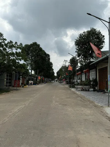 Bán Đất 150m2 (full thổ cư) giá 1tỷ650 tại NG5, Chánh Phú Hòa, Bến Cát. Tiện để ở hoặc xây trọ kinh doanh.Liên Hệ: 0559371035 gặp Bảo Ngọc