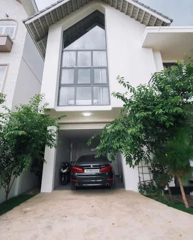 Căn villa đẹp và tâm huyết cực kì cách trung tâm hơn 5km ko quá xa mà nghỉ dưỡng tuyệt vời