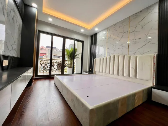 Bán Nhà Giải Phóng. Hoàng Mai. 5 Tầng Thang Máy. Ô Tô. Vỉa Hè. DT 85m2. Giá 27.8 Tỷ.