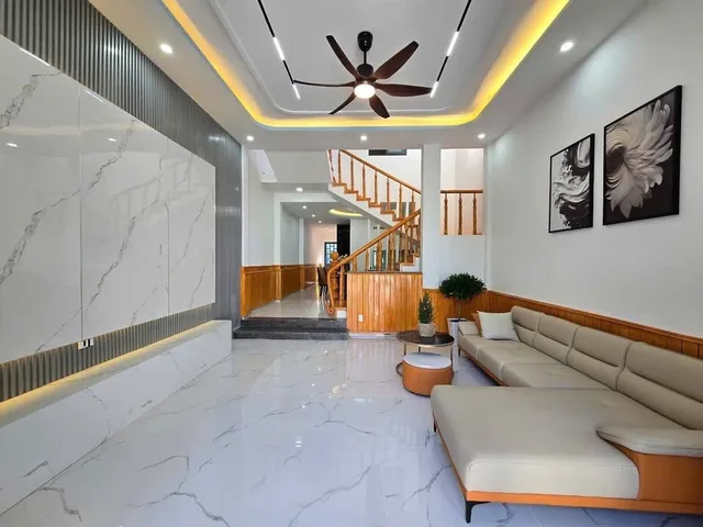 Ngộp ngân hàng cần ra nhanh căn nhà ở Đ. Kinh Dương Vương, P. An Lạc, Bình Tân giá chỉ 2,5 tỷ cách Aeon mall Bình Tân chưa đến 5 phút di chuyển.