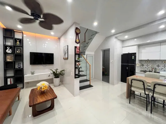 3 TỶ 850 HIẾM – NHÀ ĐẸP - KIỆT NÚI THÀNH- HẢI CHÂU, GẦN CẦU RỒNG