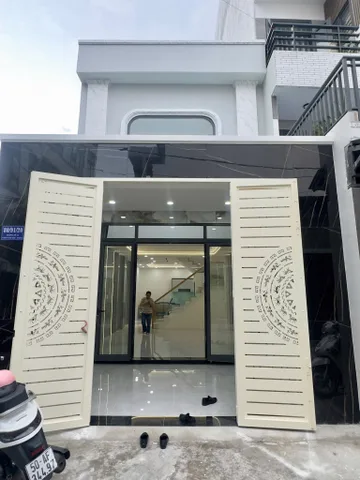 Nhà rộng, hẻm kinh doanh 8m, đối diện C/c Celadon, 6.2 tỷ