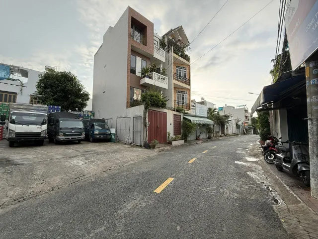 Nhà 2 tầng - Lê Văn Việt - 4.5x13 - HXH thông - 6.69 tỷ
