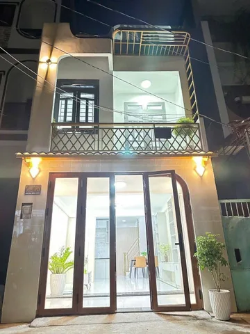 Chính Chủ Cần Bán Gấp Căn Nhà Cực Kì Đẹp - 1 Trệt - 1 Lầu - Giá : 2 tỷ 3 - Sổ Hồng Riêng