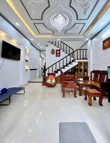CHỦ THIẾU NỢ BÁN NHANH CĂN NHÀ MẶT TIỀN 6M NHỰA . CC NHANH TRONG NGÀY BỚT LỘC CHO KHÁCH .