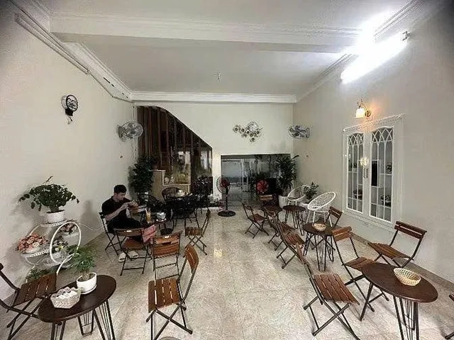 Cho Thuê Nhà Mặt Đường Nghi Tàm - Tây Hồ 90M² 4 Tầng 4 Ngủ - Nội Thất CB - Giá Thuê 32tr