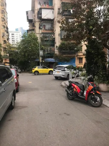 Cho thuê nhà riêng Xuân La, Tây Hồ 65M x 4T VỈA HÈ, KD giá 20 triệu
