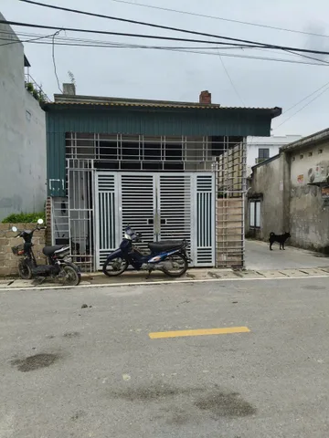 bán căn nhà cấp 4 mặt đường thôn đông lâm động cũ . L/h:076.231.9990 e Thúy 
giờ sang TDP lâm động 3 phường thiên hương thành phố Hải Phòng 
diện tích:61,4m
ngang 4,10m
dài :15,12m
giá 2ty 7xx 
cách mặt đường 203 có 100 m đường thông 
h