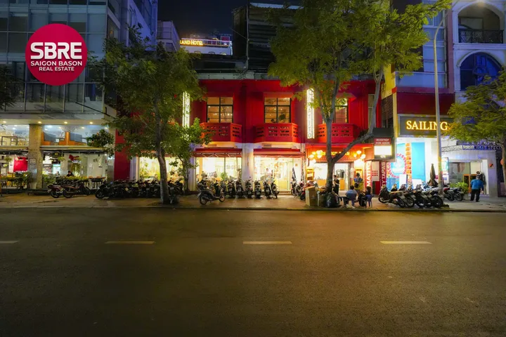 Mặt Tiền CALMETTE đối diện Masterise - Chợ Bến Thành. (165-167-169-171 Calmette)