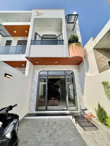 BÁN NHÀ 1 TRỆT 1 LẦU NGAY CHỢ TÂN BÌNH GIÁ CHỈ 2T200 CÒN THƯƠNG LƯỢNG