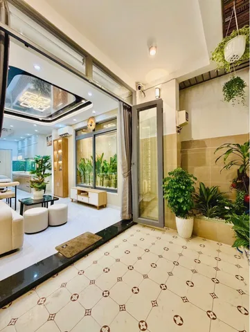 - Di chuyển qua Bình Thạnh, Phú Nhuận, Sân Bay TSN chỉ 6 phút